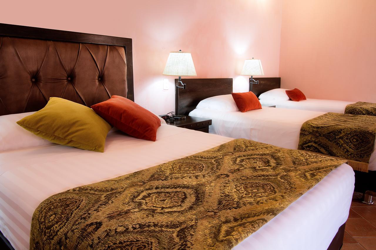 Hotel Dona Manuela Момпос Екстериор снимка