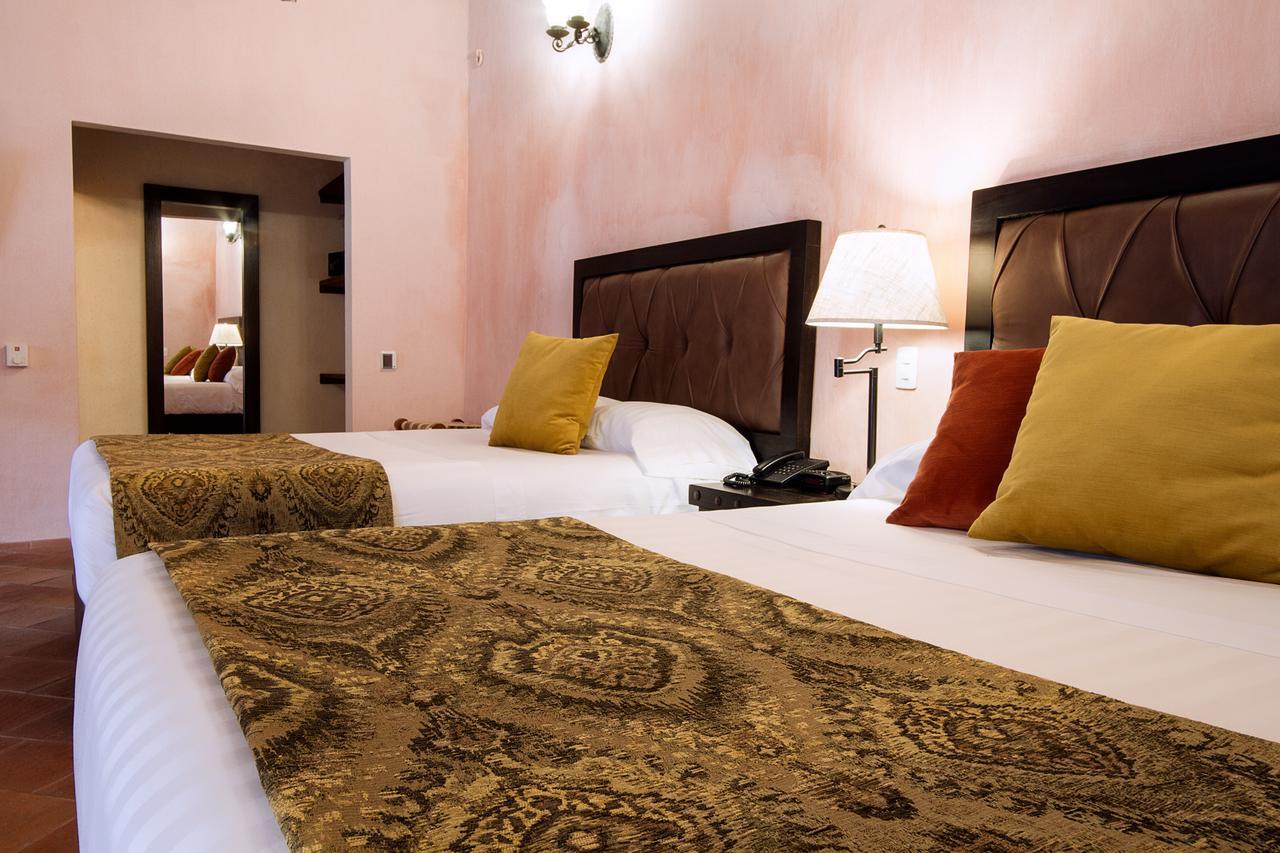 Hotel Dona Manuela Момпос Екстериор снимка