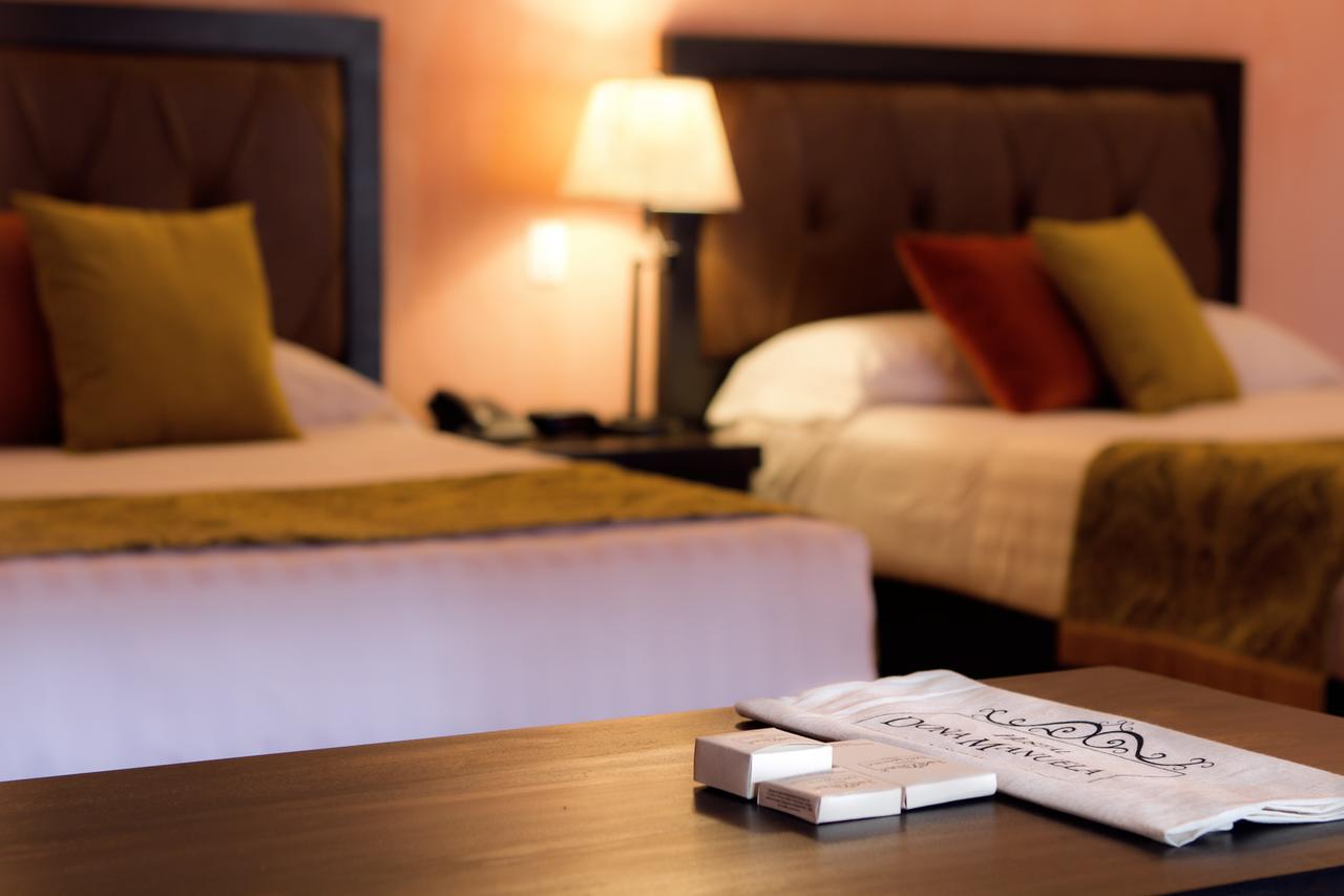 Hotel Dona Manuela Момпос Екстериор снимка
