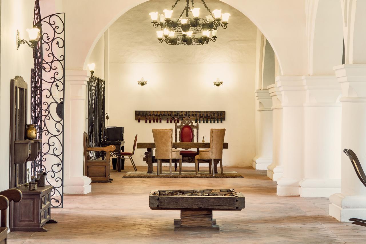 Hotel Dona Manuela Момпос Екстериор снимка